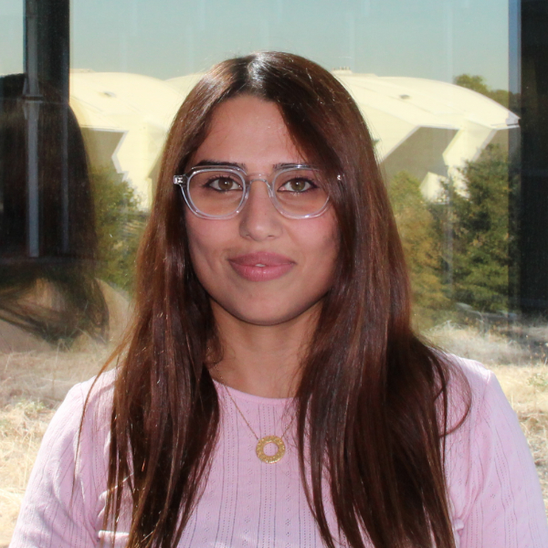 Hala Shalhoub IMG_1622 600_600